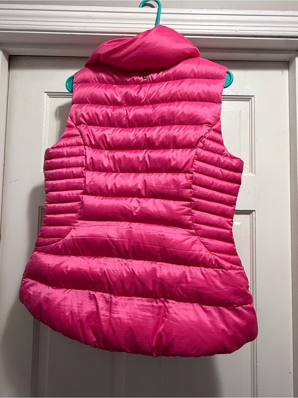 Lilly Pulitzer Hot Pink Quilted Vest with Multicolor Lining - Picture 12 of 12